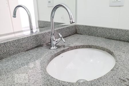 Banheiro de apartamento para alugar com 1 quarto, 33m² em Barra Funda, São Paulo