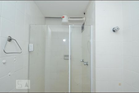 Banheiro  de apartamento à venda com 2 quartos, 73m² em Copacabana, Rio de Janeiro