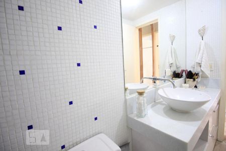 Apartamento à venda com 65m², 2 quartos e 1 vaga Apartamento à venda com 65m², 2 quartos e 1 vagaBanheiro