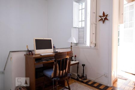 Casa à venda com 240m², 4 quartos e 1 vaga Casa à venda com 240m², 4 quartos e 1 vagaHall 2º andar