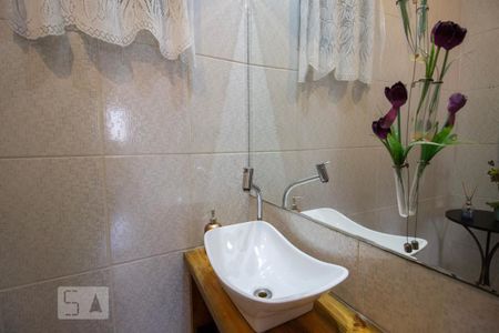 Casa à venda com 620m², 4 quartos e 2 vagasDetalhe Banheiro 2