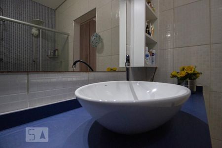 Casa à venda com 620m², 4 quartos e 2 vagasDetalhe Banheiro