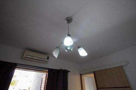 Casa à venda com 620m², 4 quartos e 2 vagasDetalhe Quarto