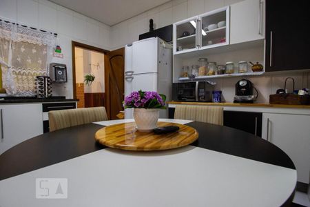 Casa à venda com 620m², 4 quartos e 2 vagasCozinha