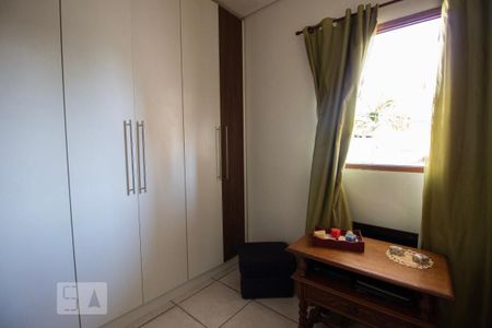 Casa à venda com 620m², 4 quartos e 2 vagasQuarto