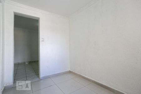 Quarto 2 de casa para alugar com 2 quartos, 60m² em Vila Pereira Cerca, São Paulo