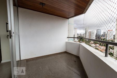 Apartamento para alugar com 120m², 3 quartos e 2 vagas Apartamento para alugar com 120m², 3 quartos e 2 vagasSacada
