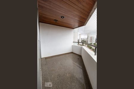 Apartamento para alugar com 120m², 3 quartos e 2 vagas Apartamento para alugar com 120m², 3 quartos e 2 vagasSacada