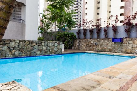 Apartamento para alugar com 120m², 3 quartos e 2 vagas Apartamento para alugar com 120m², 3 quartos e 2 vagasÁrea comum - Piscina