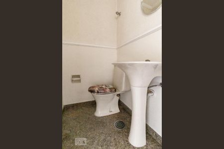 Apartamento para alugar com 120m², 3 quartos e 2 vagas Apartamento para alugar com 120m², 3 quartos e 2 vagasLavabo