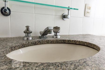 Apartamento para alugar com 120m², 3 quartos e 2 vagas Apartamento para alugar com 120m², 3 quartos e 2 vagasBanheiro Social