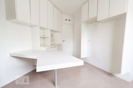 Apartamento para alugar com 120m², 3 quartos e 2 vagas Apartamento para alugar com 120m², 3 quartos e 2 vagasCozinha