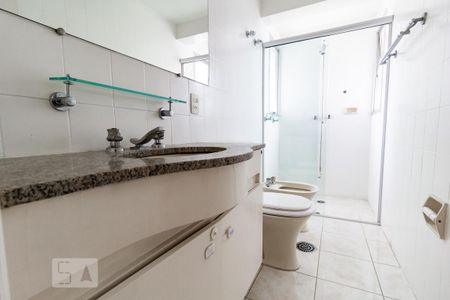 Apartamento para alugar com 120m², 3 quartos e 2 vagas Apartamento para alugar com 120m², 3 quartos e 2 vagasBanheiro Social
