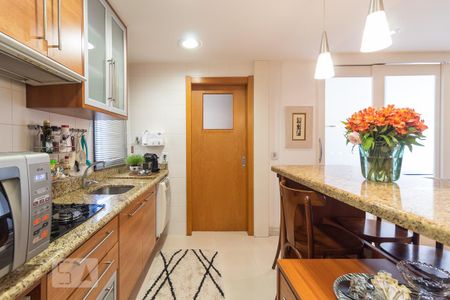 Apartamento à venda com 80m², 2 quartos e 2 vagas Apartamento à venda com 80m², 2 quartos e 2 vagasCozinha