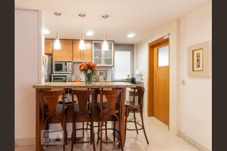Apartamento à venda com 80m², 2 quartos e 2 vagas Apartamento à venda com 80m², 2 quartos e 2 vagasCozinha