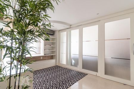 Escritório de apartamento à venda com 2 quartos, 80m² em Passo da Areia, Porto Alegre