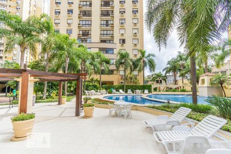 Apartamento à venda com 80m², 2 quartos e 2 vagas Apartamento à venda com 80m², 2 quartos e 2 vagasÁrea comum - Piscina
