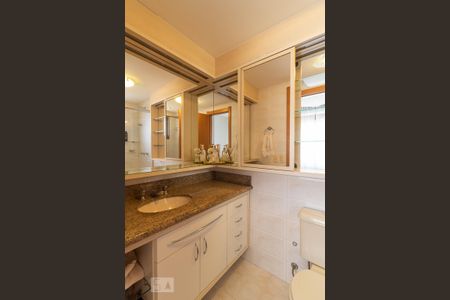 Apartamento à venda com 80m², 2 quartos e 2 vagas Apartamento à venda com 80m², 2 quartos e 2 vagasBanheiro da Suíte
