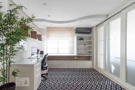 Escritório de apartamento à venda com 2 quartos, 80m² em Passo da Areia, Porto Alegre