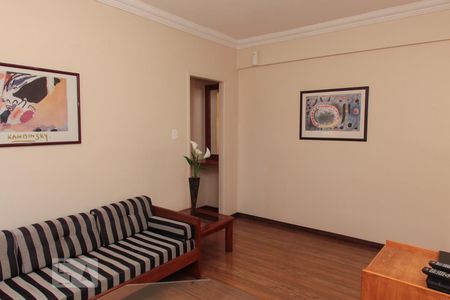 Sala de apartamento para alugar com 1 quarto, 50m² em Lourdes, Belo Horizonte
