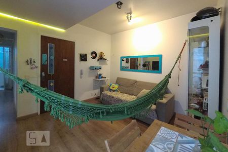 Sala de apartamento para alugar com 2 quartos, 60m² em Floresta, Porto Alegre