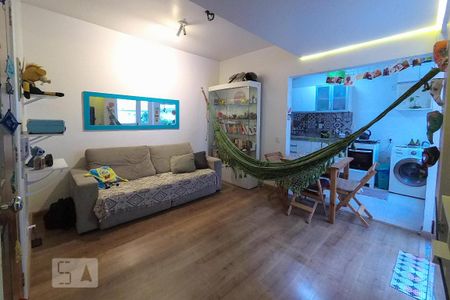 Sala de apartamento para alugar com 2 quartos, 60m² em Floresta, Porto Alegre