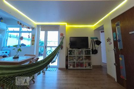 Sala de apartamento para alugar com 2 quartos, 60m² em Floresta, Porto Alegre