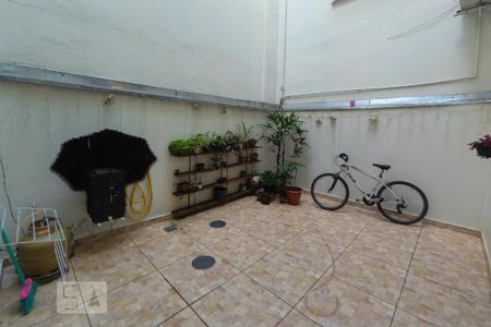 Apartamento à venda com 60m², 2 quartos e sem vagaVaranda
