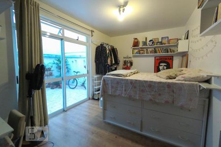 Quarto de apartamento para alugar com 2 quartos, 60m² em Floresta, Porto Alegre