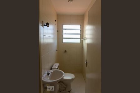 Casa de condomínio para alugar com 78m², 3 quartos e 2 vagasBanheiro