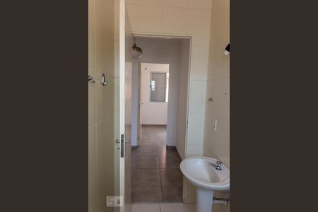 Casa de condomínio para alugar com 78m², 3 quartos e 2 vagasBanheiro