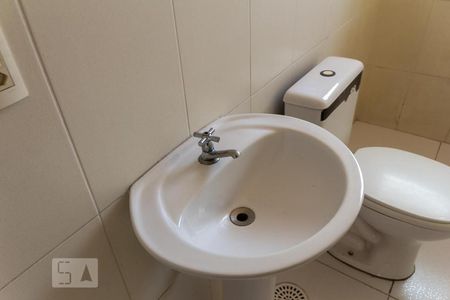 Casa de condomínio para alugar com 78m², 3 quartos e 2 vagasBanheiro