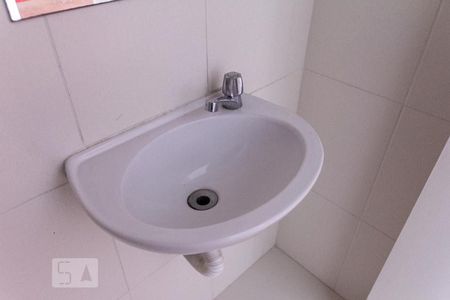 Casa de condomínio para alugar com 78m², 3 quartos e 2 vagasLavabo