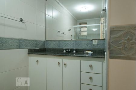 Apartamento à venda com 105m², 2 quartos e 2 vagas Apartamento à venda com 105m², 2 quartos e 2 vagasBanheiro da Suíte 2