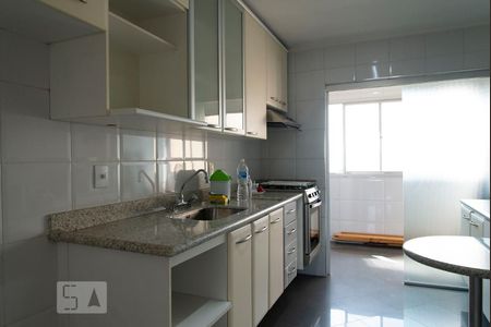 Apartamento à venda com 105m², 2 quartos e 2 vagas Apartamento à venda com 105m², 2 quartos e 2 vagasCozinha