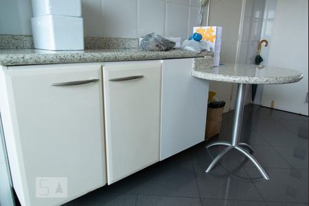 Apartamento à venda com 105m², 2 quartos e 2 vagas Apartamento à venda com 105m², 2 quartos e 2 vagasCozinha - Armários
