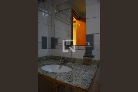 Banheiro de kitnet/studio para alugar com 1 quarto, 30m² em Caminho das Árvores, Salvador