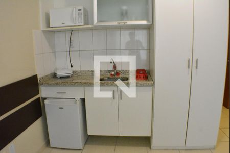 Cozinha de kitnet/studio para alugar com 1 quarto, 30m² em Caminho das Árvores, Salvador