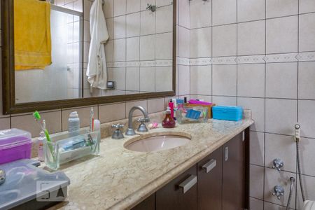 Apartamento para alugar com 146m², 3 quartos e 1 vaga Apartamento para alugar com 146m², 3 quartos e 1 vagaBanheiro da Suíte 1