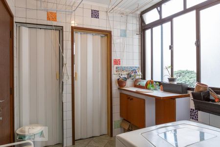 Apartamento para alugar com 146m², 3 quartos e 1 vaga Apartamento para alugar com 146m², 3 quartos e 1 vagaLavanderia