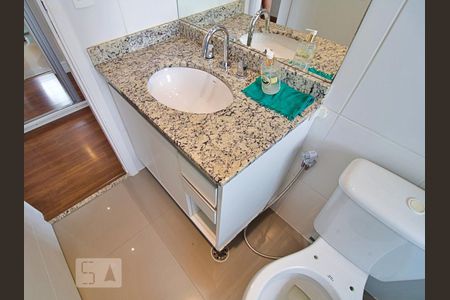 Apartamento para alugar com 90m², 2 quartos e 2 vagas Apartamento para alugar com 90m², 2 quartos e 2 vagasBanheiro da Suíte