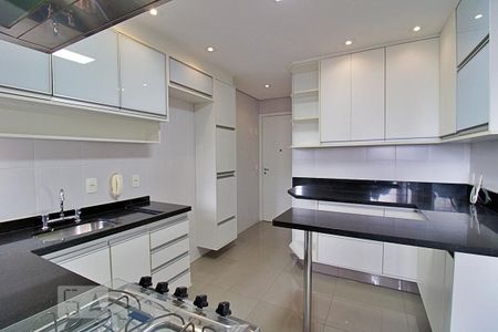 Apartamento para alugar com 90m², 2 quartos e 2 vagas Apartamento para alugar com 90m², 2 quartos e 2 vagasCozinha