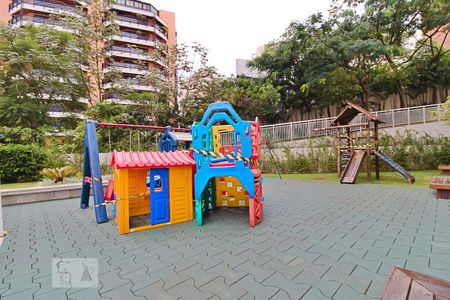 Apartamento para alugar com 90m², 2 quartos e 2 vagas Apartamento para alugar com 90m², 2 quartos e 2 vagasÁrea Comum - Playground