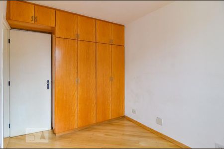 Quarto 1 de apartamento para alugar com 2 quartos, 55m² em Bosque da Saúde, São Paulo