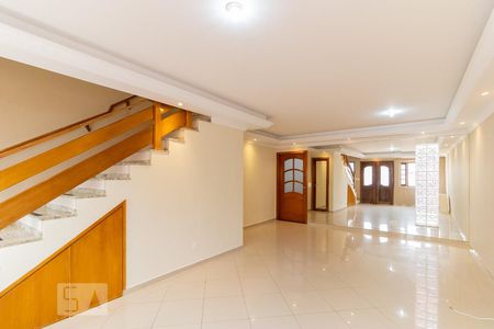 Casa à venda com 170m², 3 quartos e 2 vagasSala