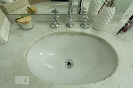 Apartamento à venda com 56m², 2 quartos e 1 vagaBanheiro - Torneira