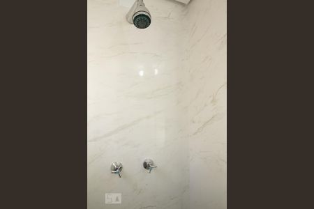 Apartamento à venda com 56m², 2 quartos e 1 vagaDetalhe do Banheiro da Suite