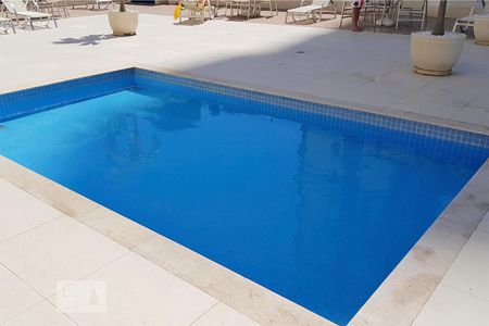 Apartamento para alugar com 160m², 2 quartos e 2 vagasArea Comum - Piscina
