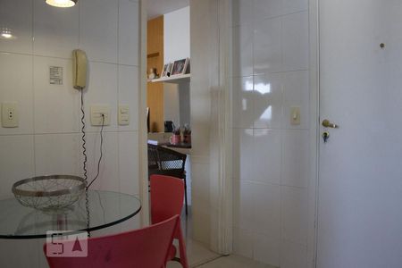 Apartamento para alugar com 160m², 2 quartos e 2 vagasCozinha