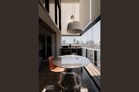 Apartamento para alugar com 63m², 1 quarto e 2 vagasSacada/Área de Serviço